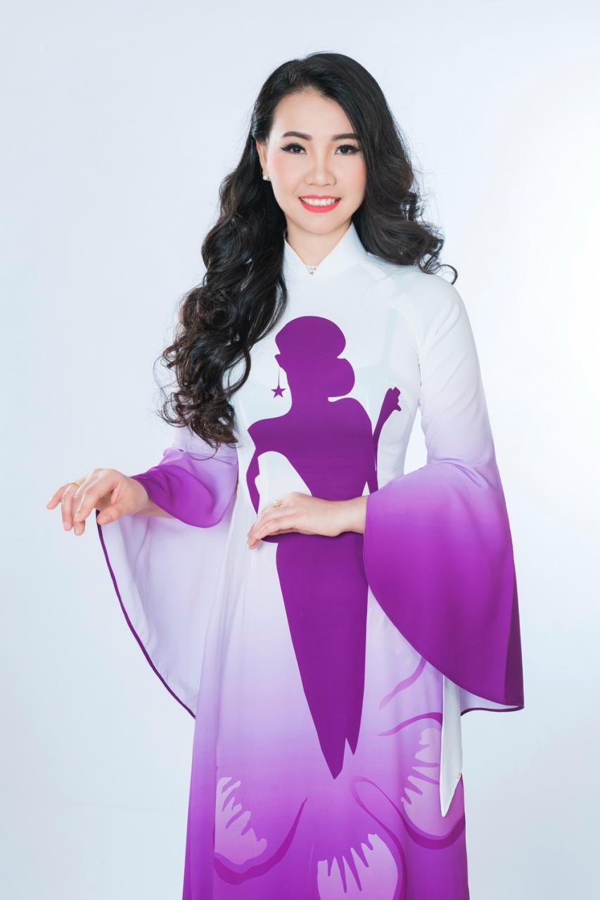 540.Nguyen-Thi-Doan-Mrs-di-san-ao-dai-phu-nu-Vietn-nam-qua-anh-20245