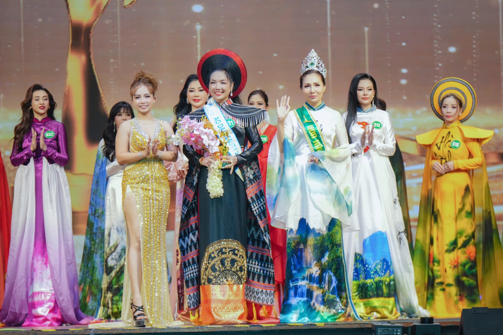 Doanh nhân Sùng Thị Mai giành cú đúp danh hiệu tại Miss Business World Beauty 2025